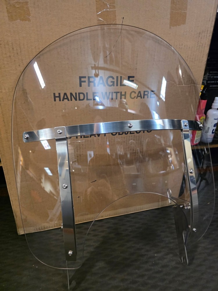 57981-97 - HARLEY DAVIDSON ROAD KING DETACHABLE WINDSHIELD