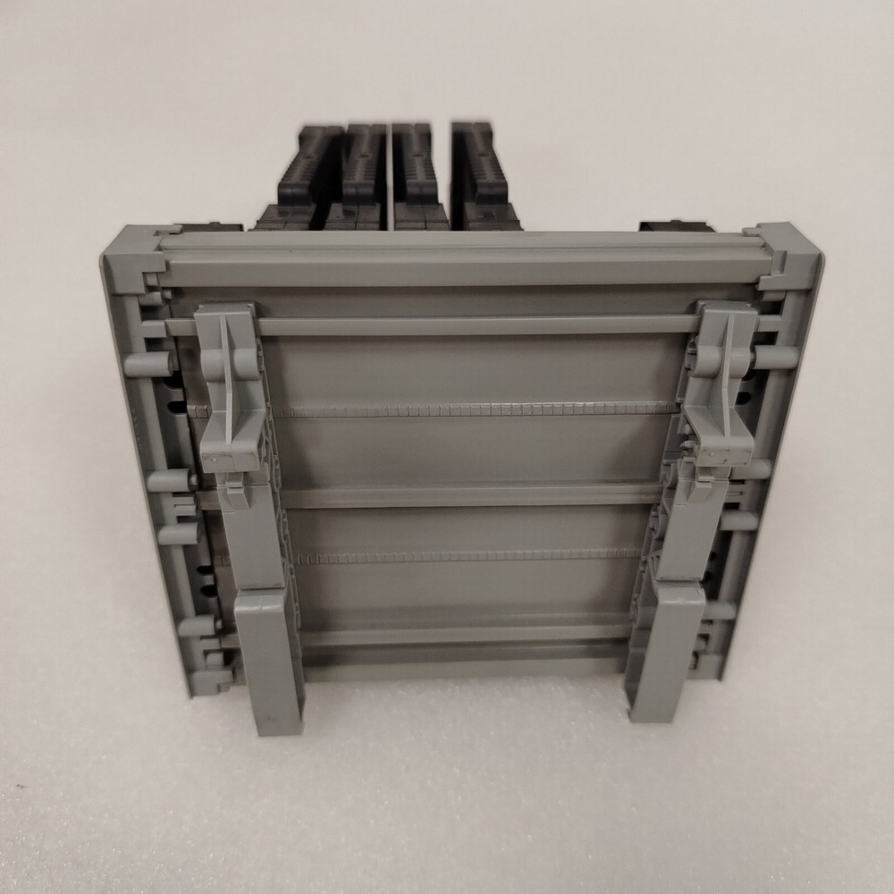 E-T-A SVS04-04 + ESS20-003-DC24V (4PCS) Power Distribution System