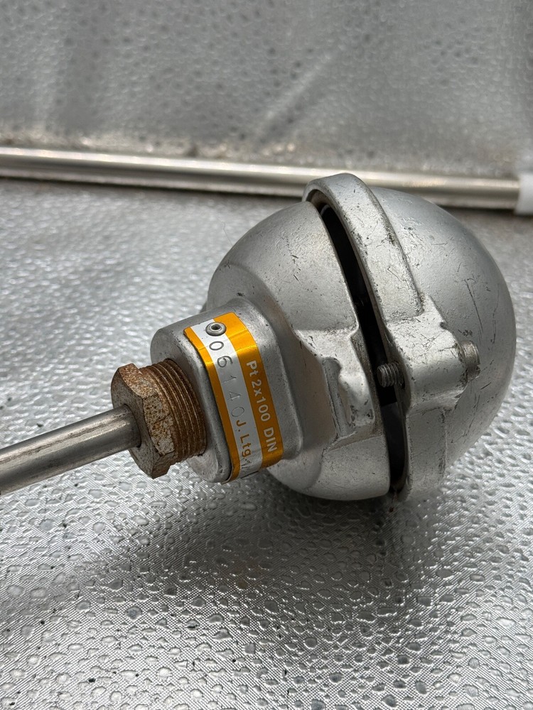 J.LTG Temperature Sensor Pt 2X100 / 06140 / Very Good Condition
