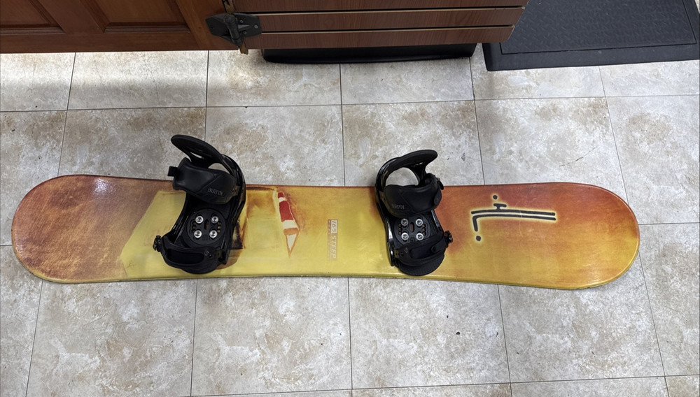 HyperLite  165 Steep Snowboard  w/Burton Freestyle Bindings Large