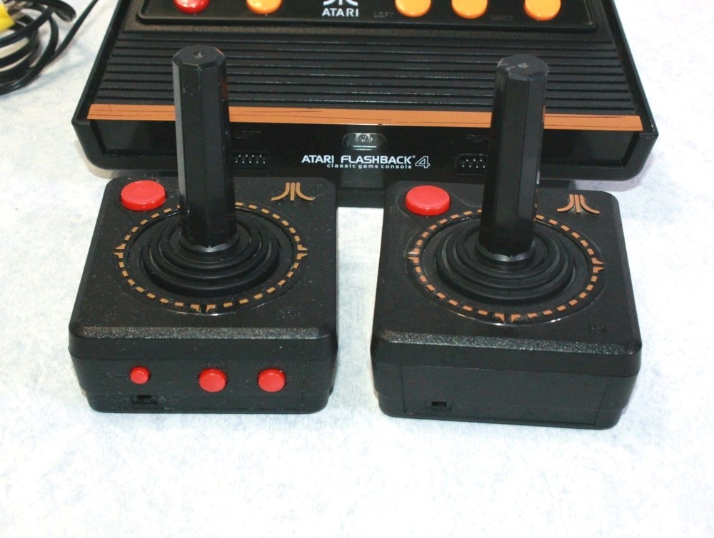 Atari Flashback 4 With 76 Classic Game Builtin