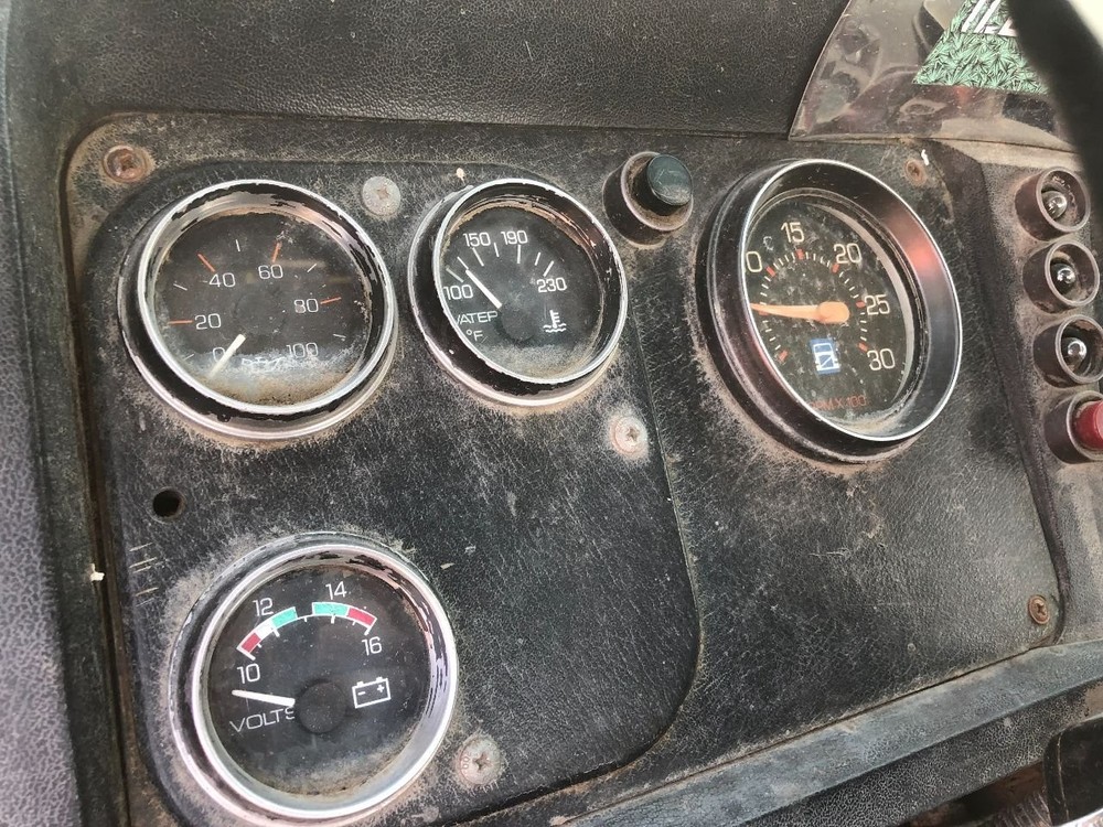 Volvo WX Speedometer Instrument Cluster - Used