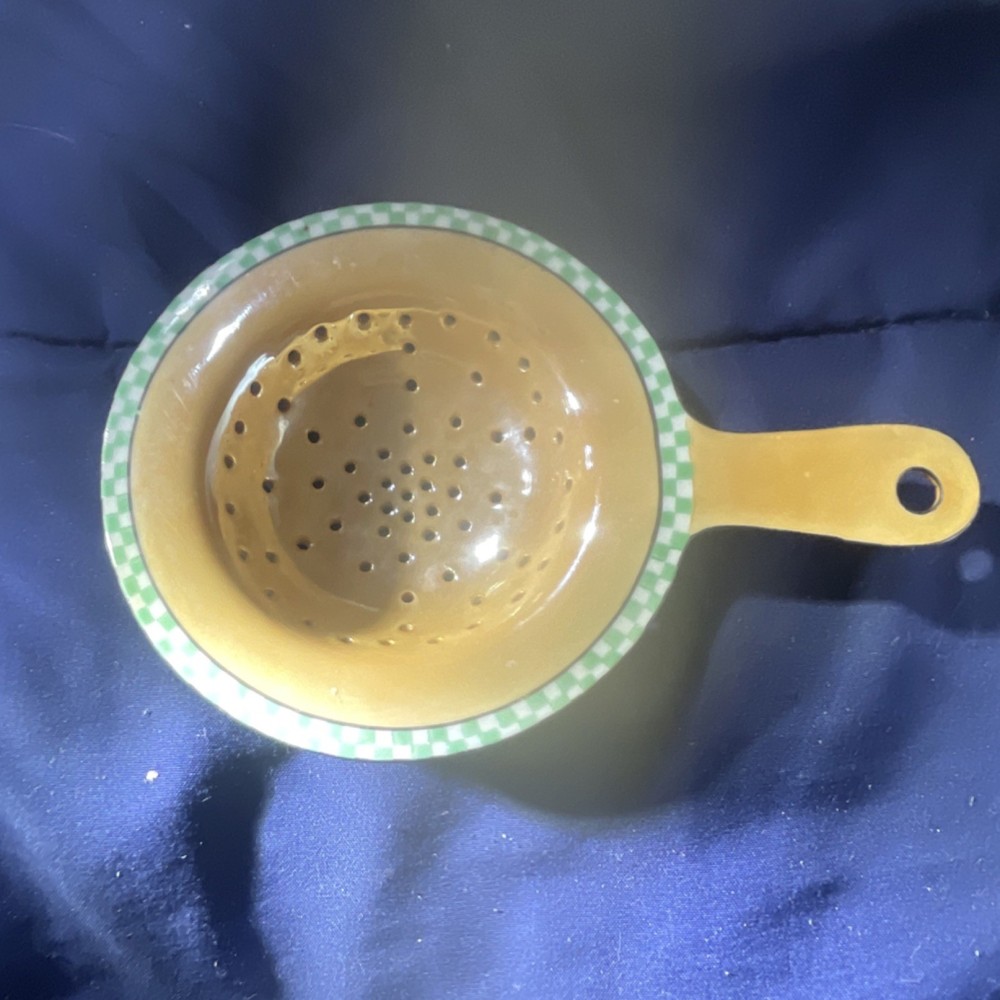 Noritake Ceramic Tea Strainer Set with Handle White and Yellow,