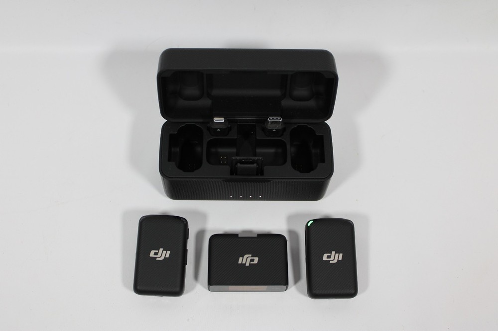 DJI Mic Dual-Transmitter Compact Digital Wireless Microphone System ASB01