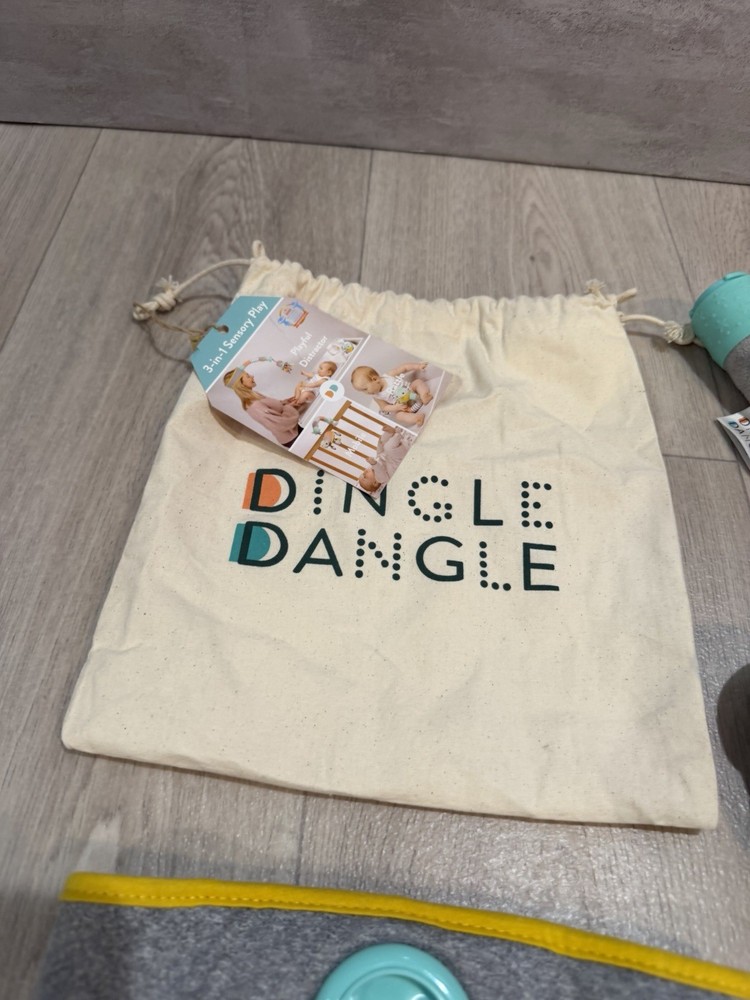 Dingle Dangle Diaper Changing 3 In 1 Distraction Kit