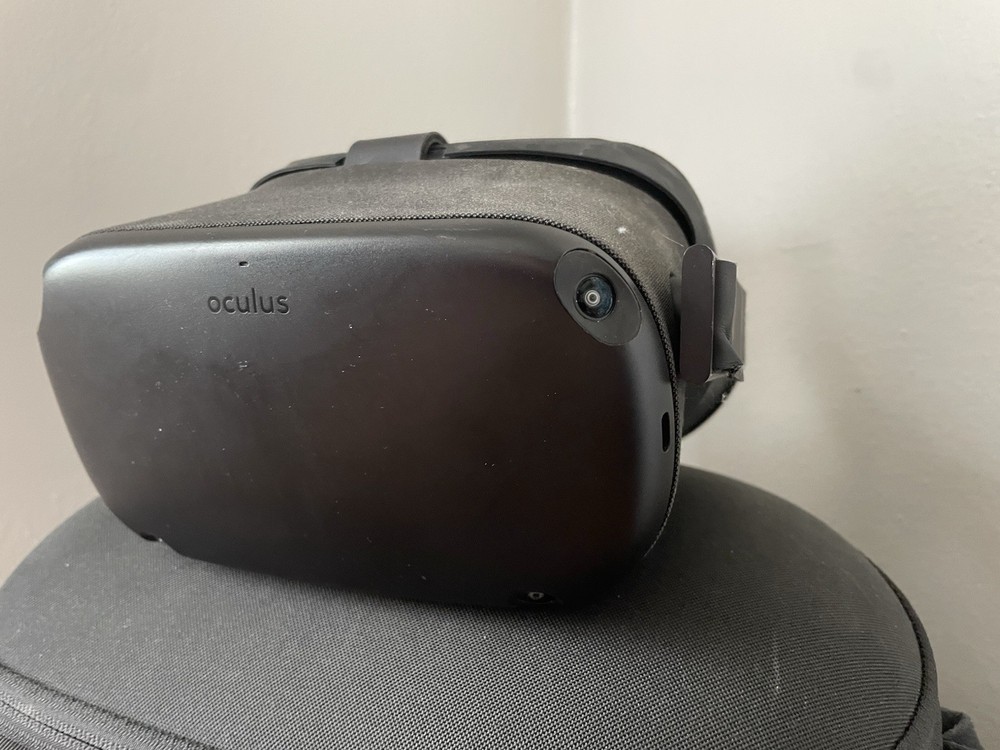 Meta Oculus Quest 1 VR Virtual Reality Headset MH-B Controllers & Case Untested