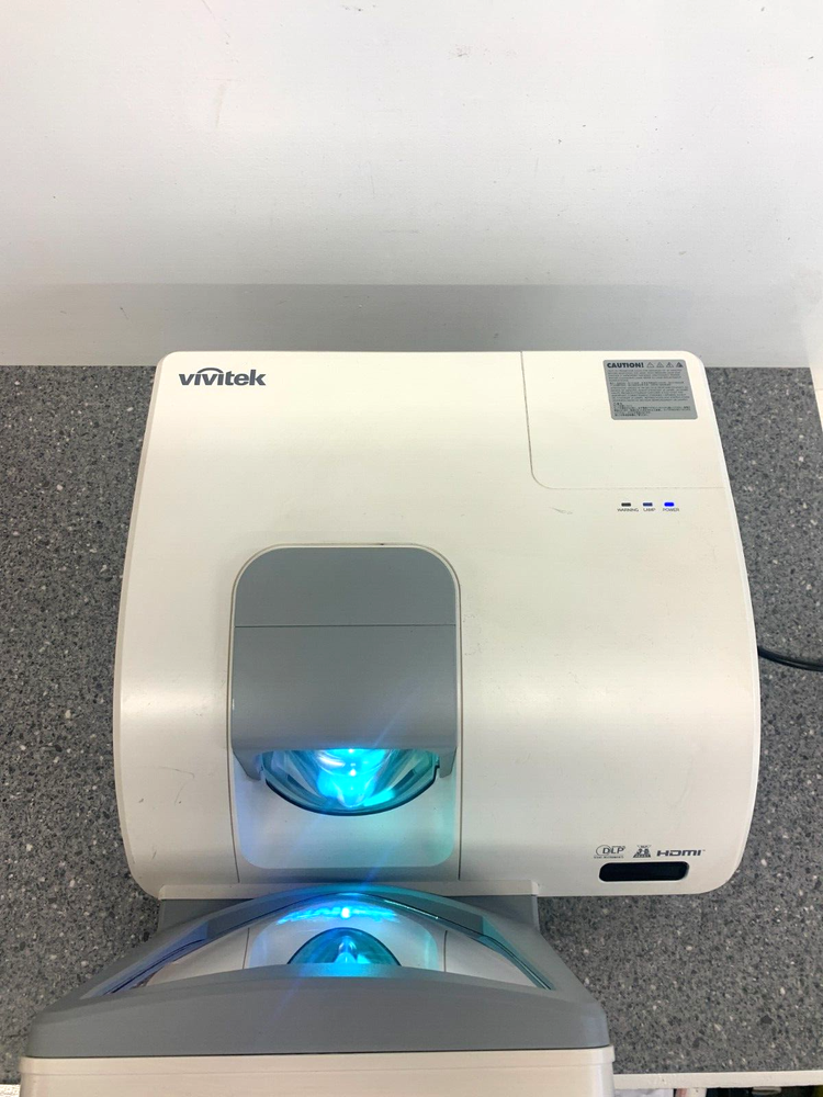 Vivitek D795WT DLP Short throw Projector