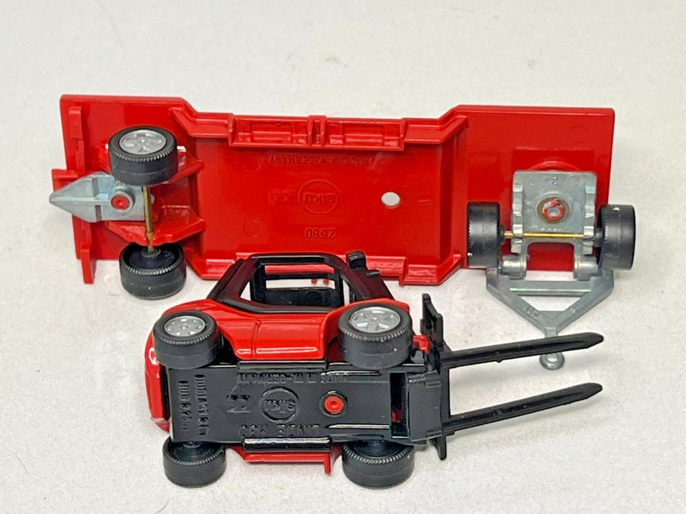 Siku 1:55 Scale Linde H30 Forklift & Trailer