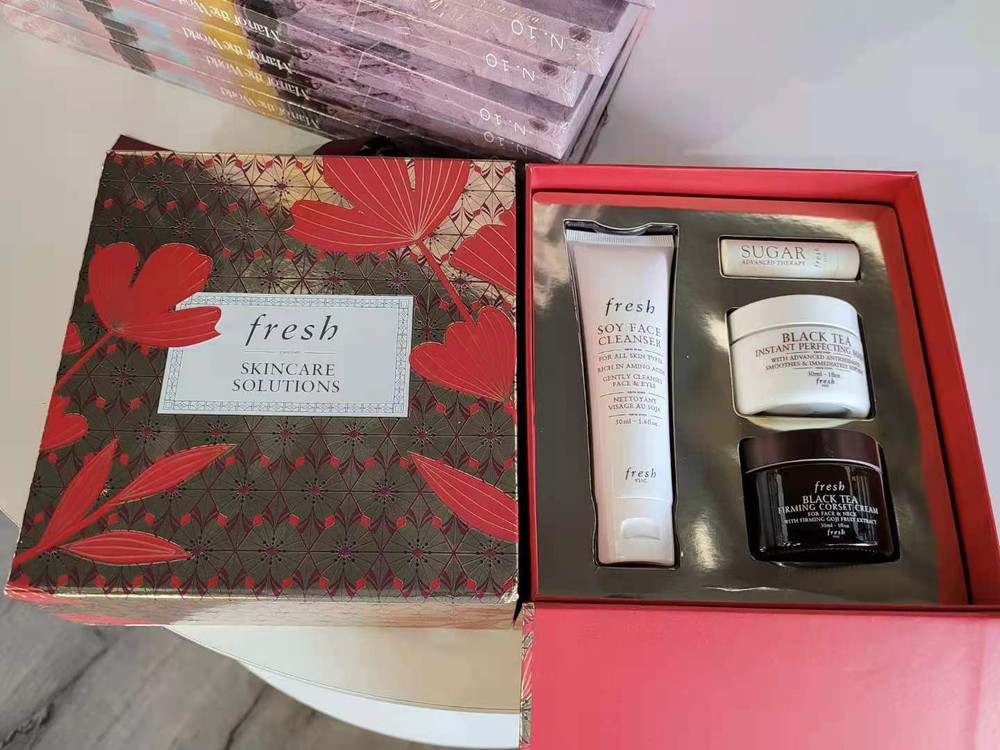 FRESH 4-PC SKINCARE SOLUTIONS GIFT SET CHRISTMAS GIFT