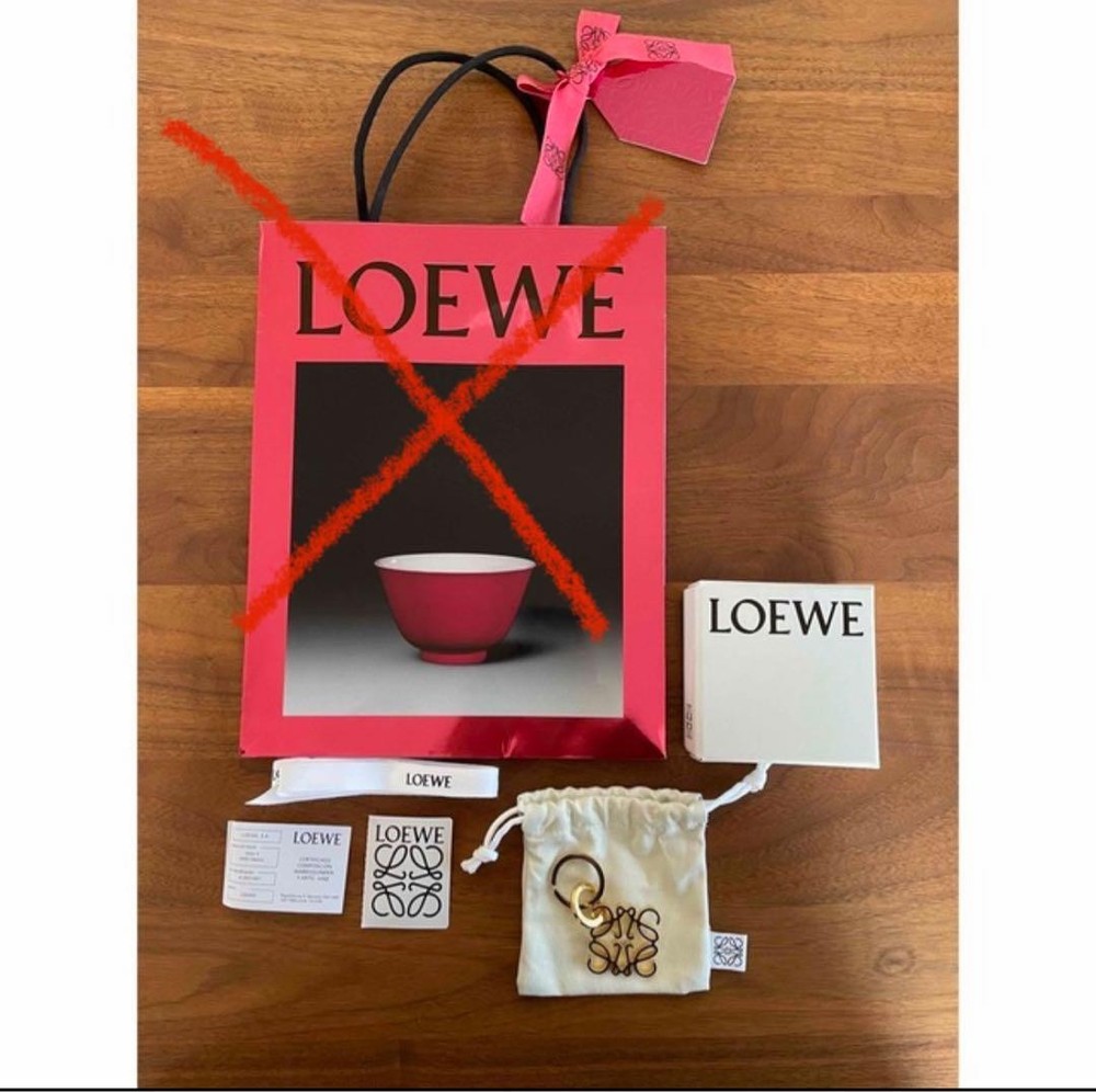 LOEWE Anagram Keyring Gold