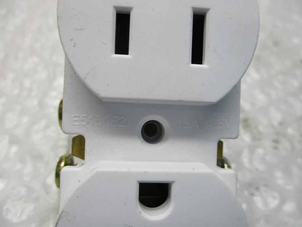 SQUARE D E515052 RECEPTACLE WHITE NSNP