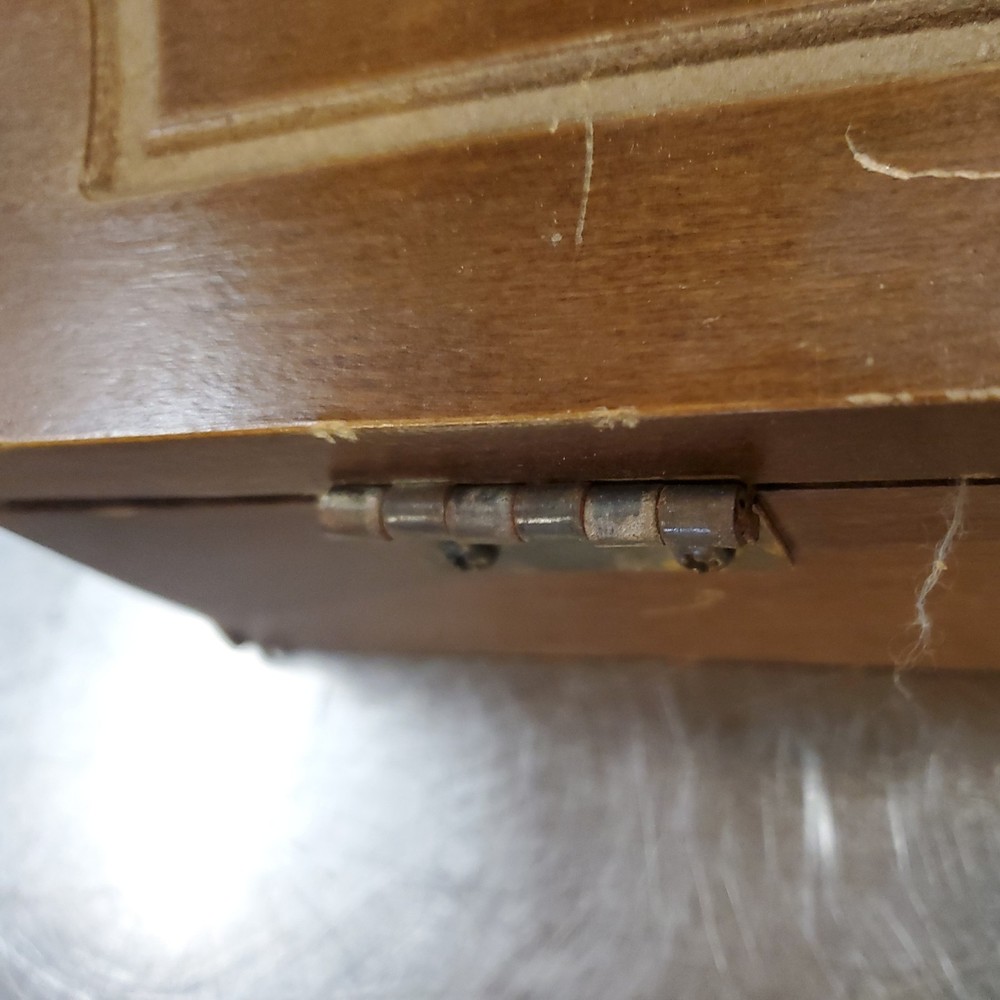 Kings Head Pub & Lodging Dart Board Set Missing Darts Used