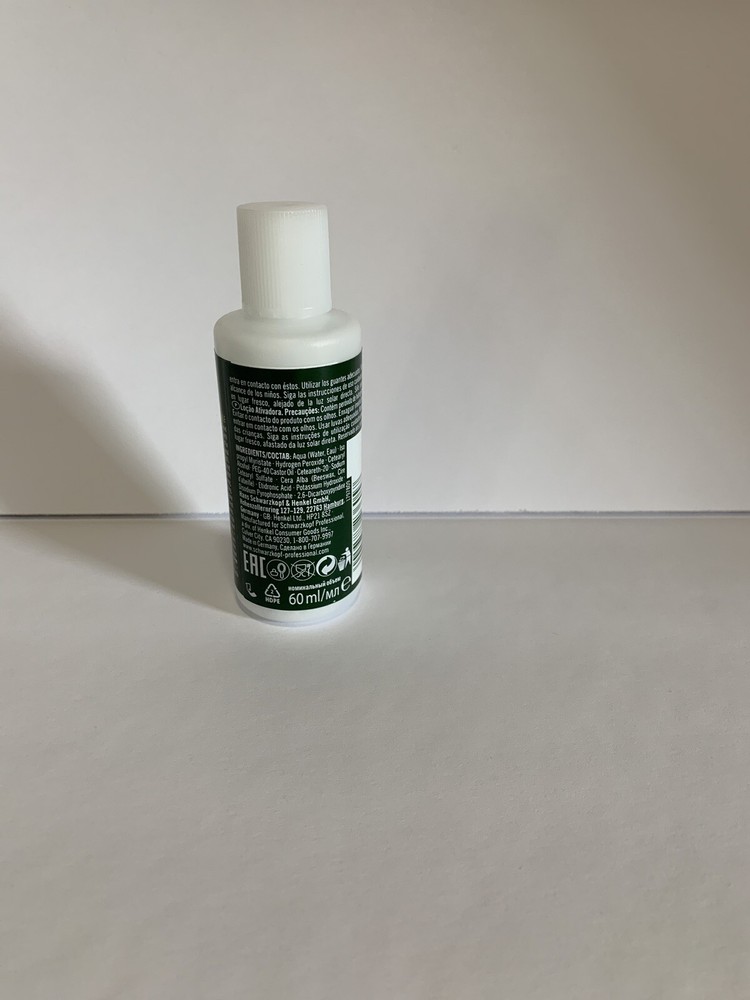 Schwarzkopf Essensity Oil Developer 5.5% 18 Volume 2.02 fl oz