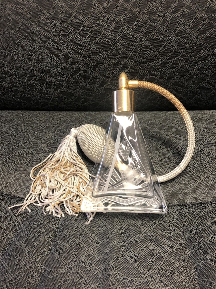 Antiques style perfume spray bootle