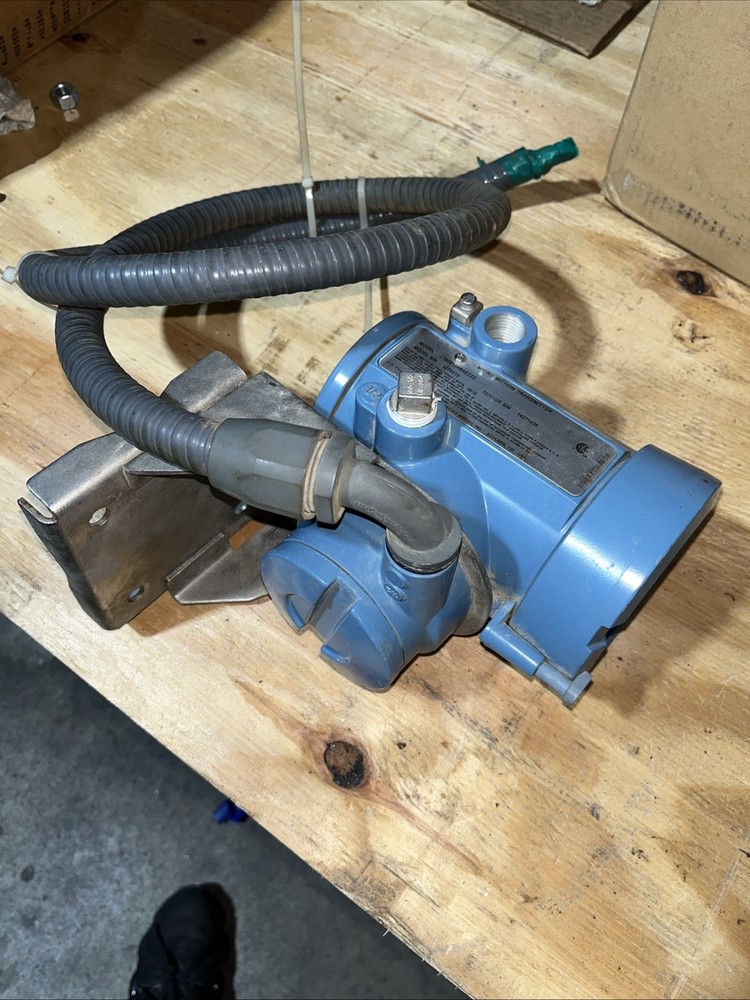 Micro Motion 2700R12ABAEZZZ Transmitter Mfg 2012 Model SN 3204215