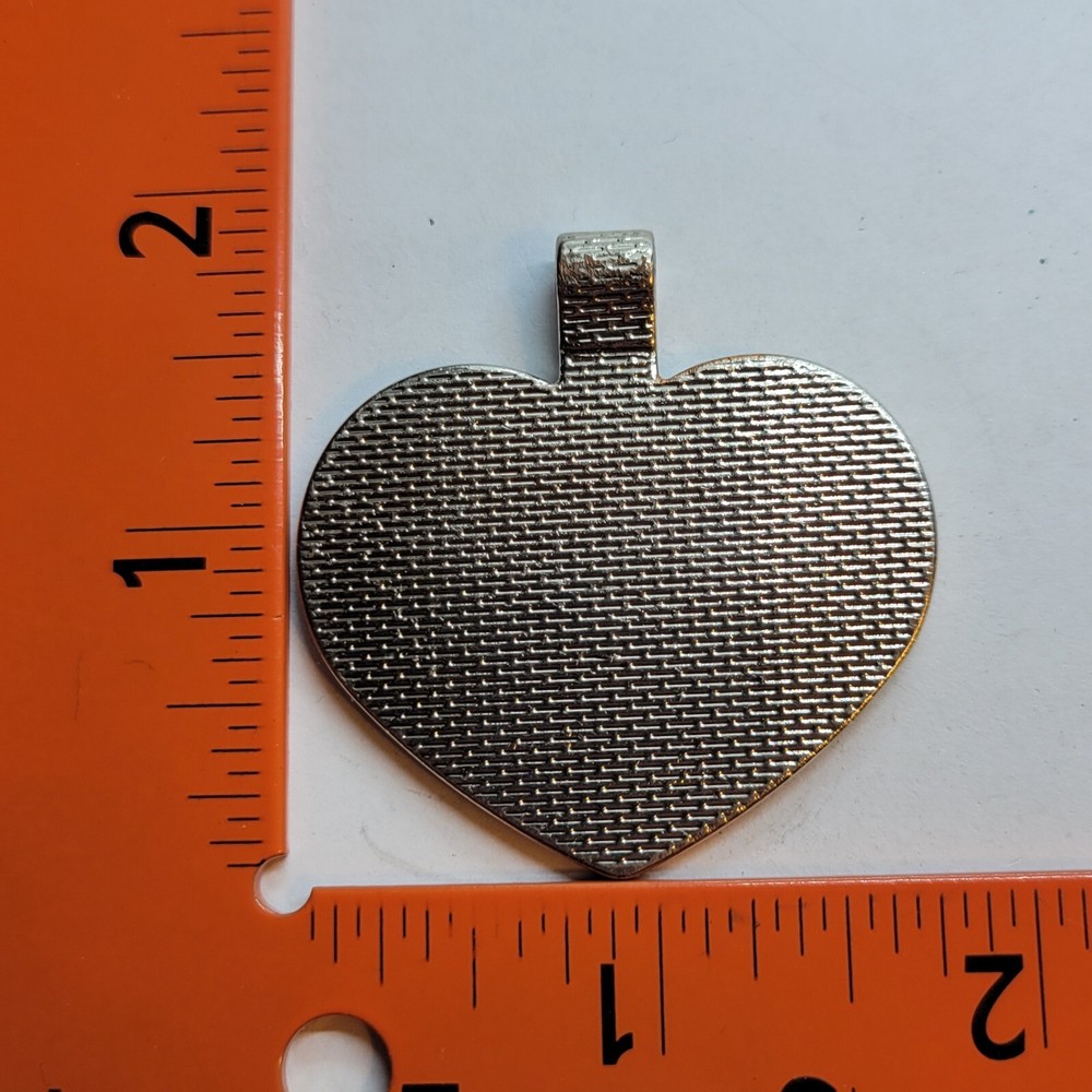 Wonder Woman Heart Shaped Pendant - DC Comics