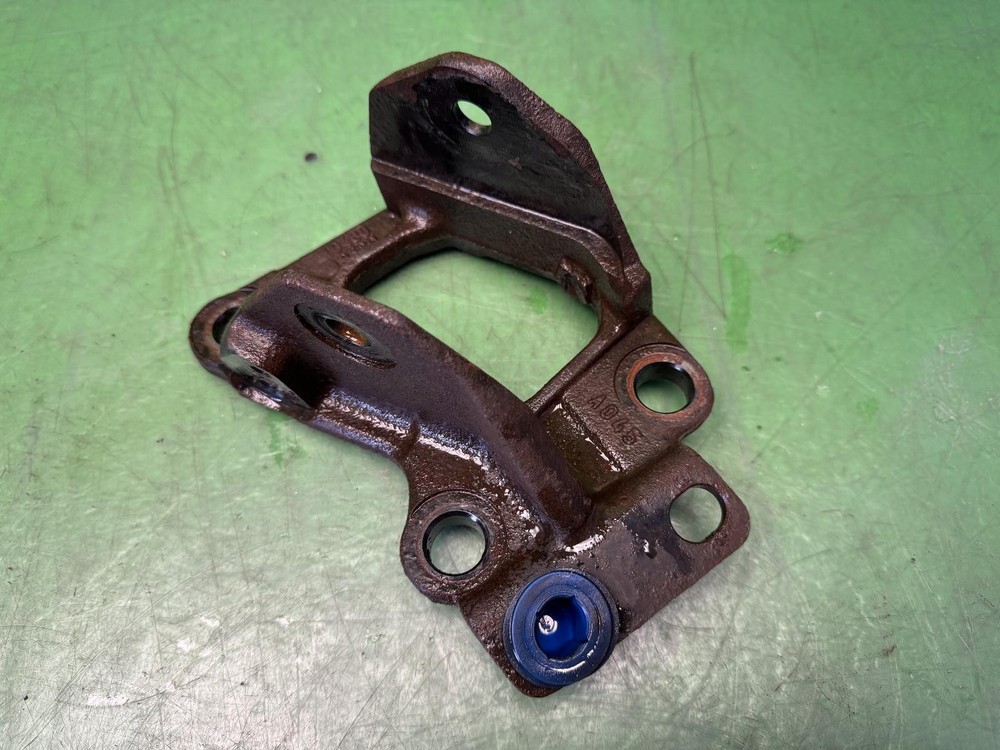 VAUXHALL COMBO E LEFT Rear Subframe bracket Hinge Clevis 9813634280