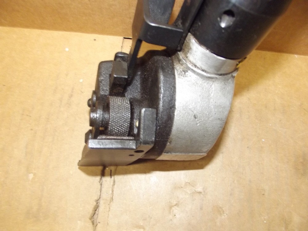 Pneumatic Strapping Tool