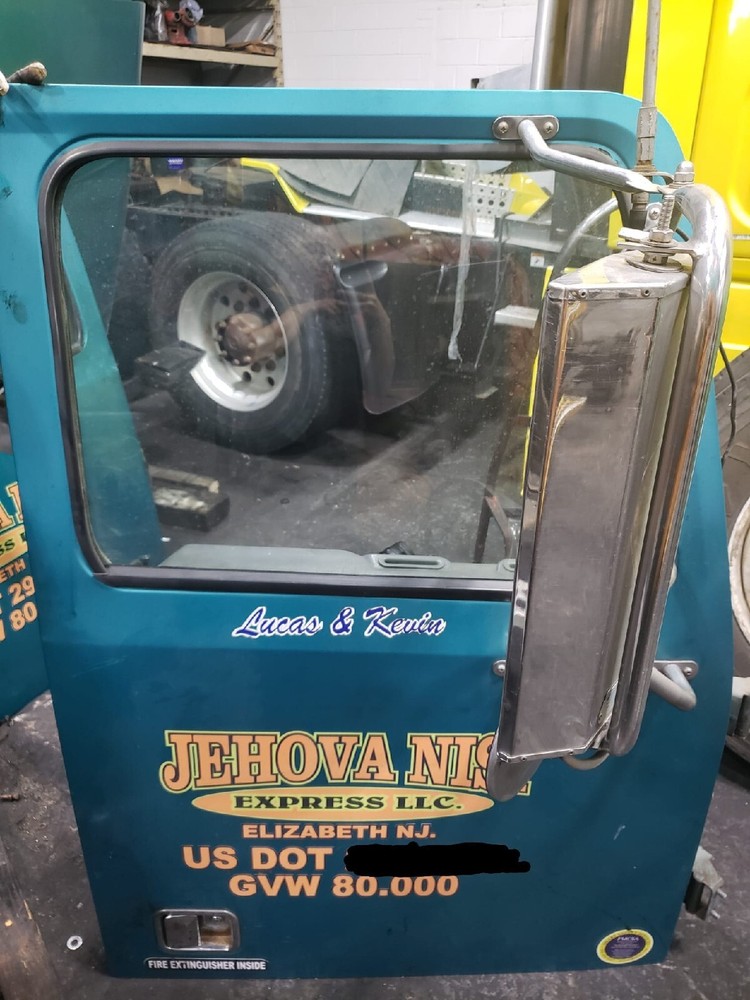 WESTERN STAR 5900 2000 RH DOOR ASSEMBLY FRONT