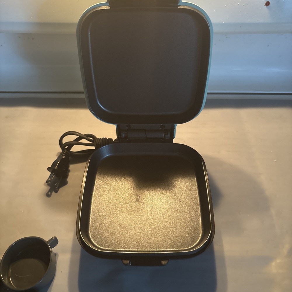 Dash Egg Bite Maker Blue Aqua Teal Countertop Egg Cooker