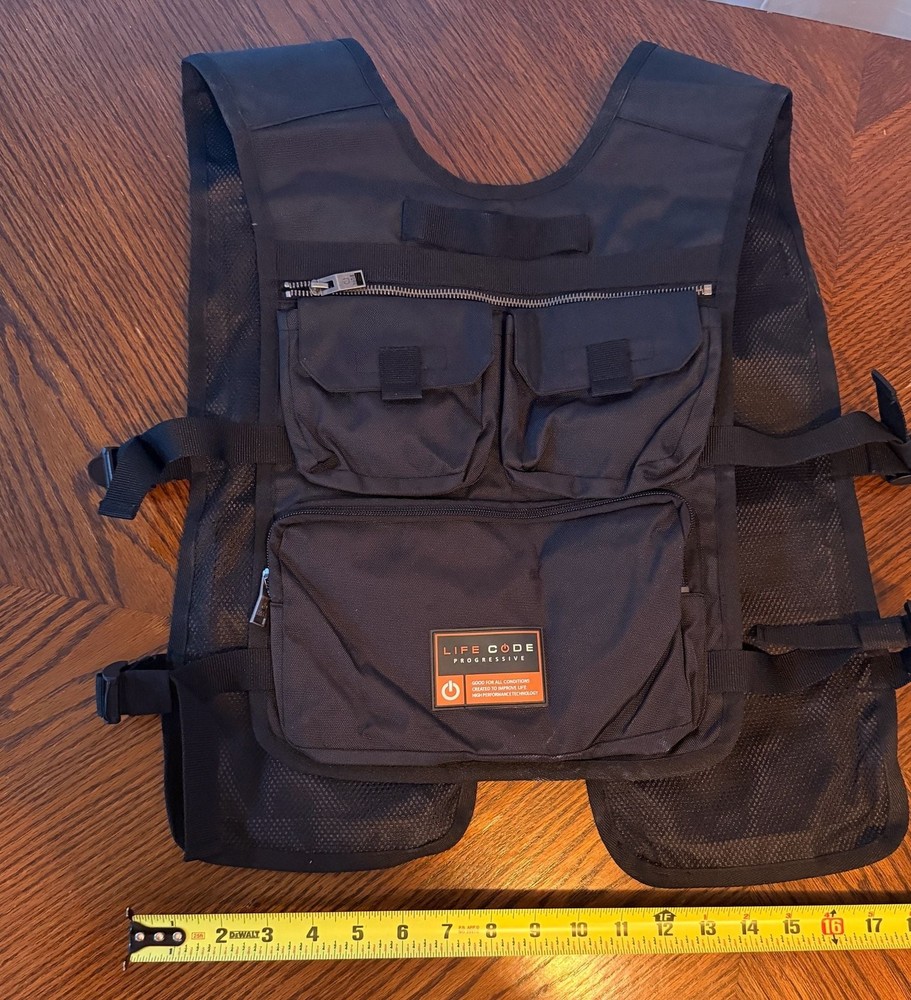 V21. BLACK UTILITY BACKPACK VEST – LIFE CODE,