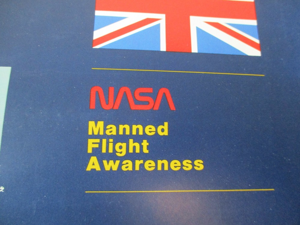 NASA SPACE SHUTTLE COCKPIT/MANNED FLIGHT BEYOND THE BEGINNING/STS9 POSTERS SET4
