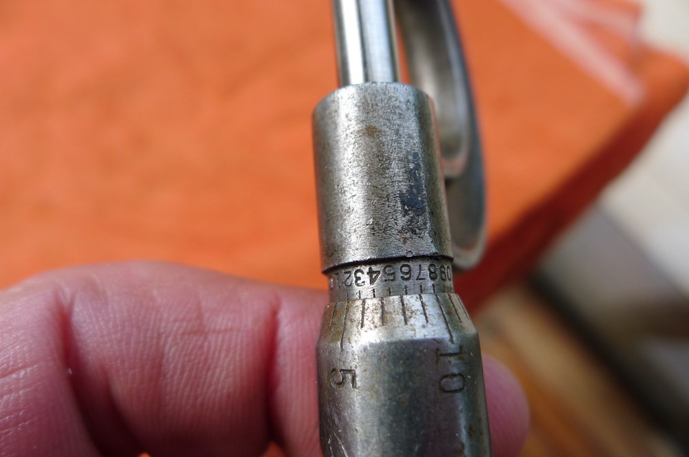 VTG BROWN & SHARPE 1" MICROMETER