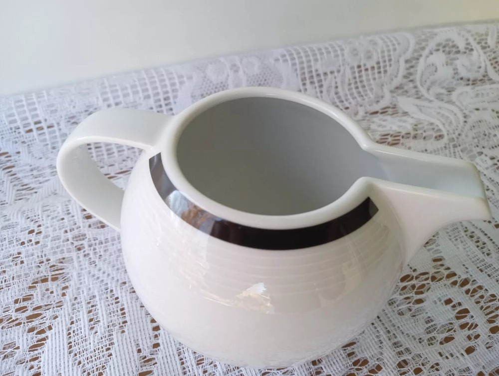 Vintage STUDIO NOVA Y0131 Cafe Classics Black Small Creamer Dish Replacement