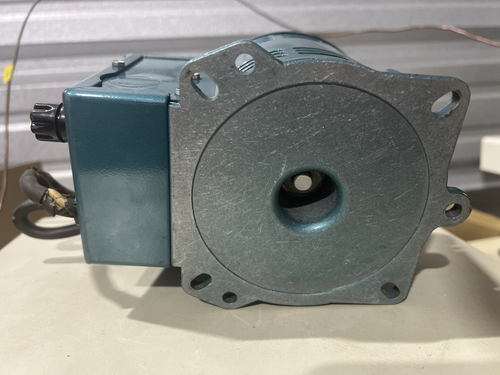 Mint Staco 2PF-1010 120/140v Variable Transformer