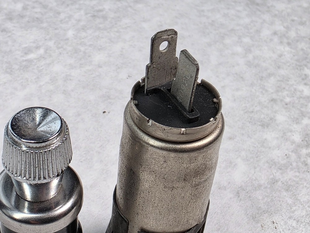 71-87 Toronado Cigarette Lighter w Element PONIN49300