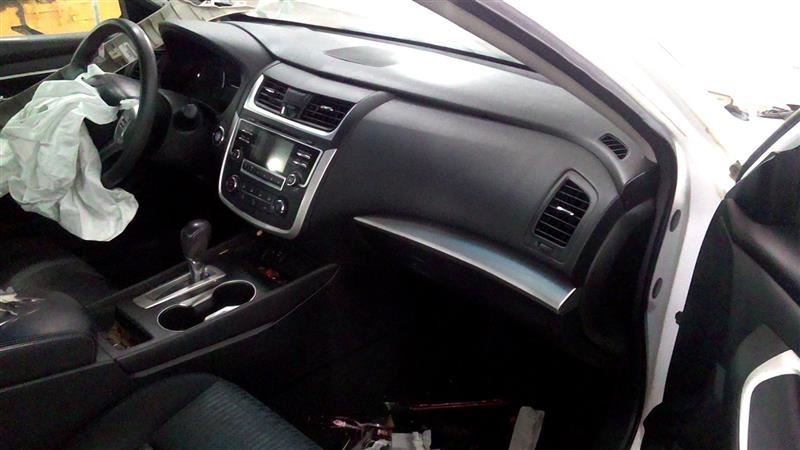 ALTIMA 2016 High Mounted Stop Light 1044314241