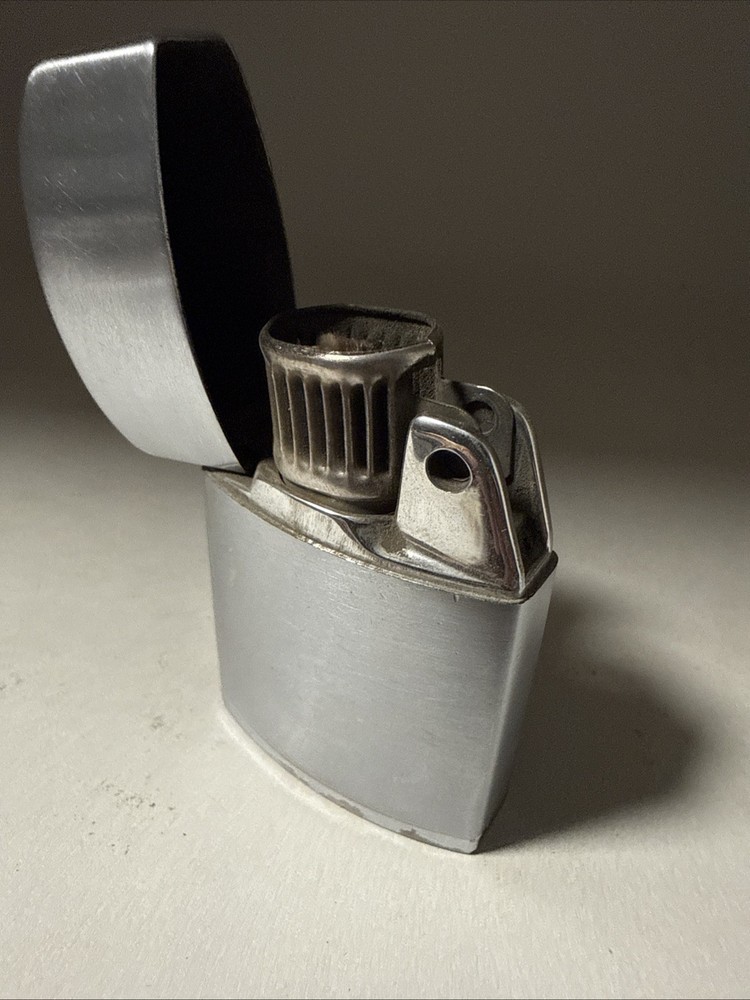 Vintage Ronson Windlite Lighter - Brushed Silver with Chrome Base