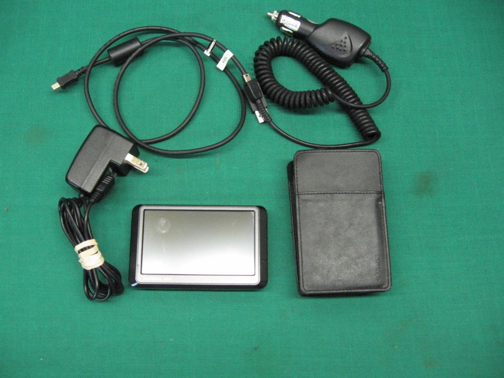 Garmin nuvi 265W 4.3" GPS Bluetooth Bundle Guaranteed Item Needs Update
