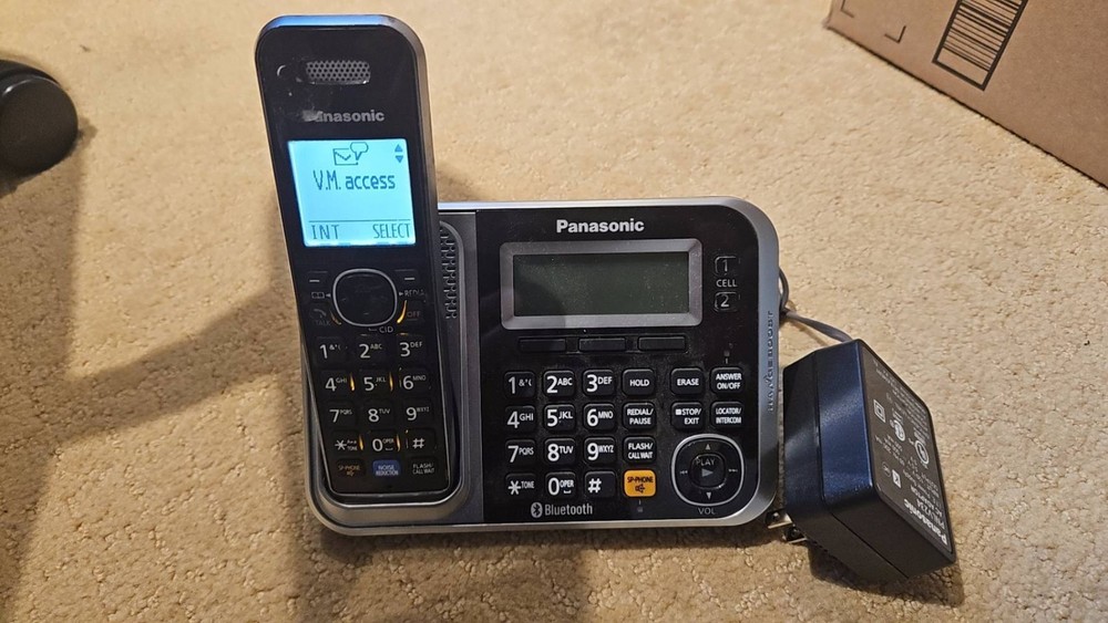 Panasonic KX-TGA680 phone Bundle