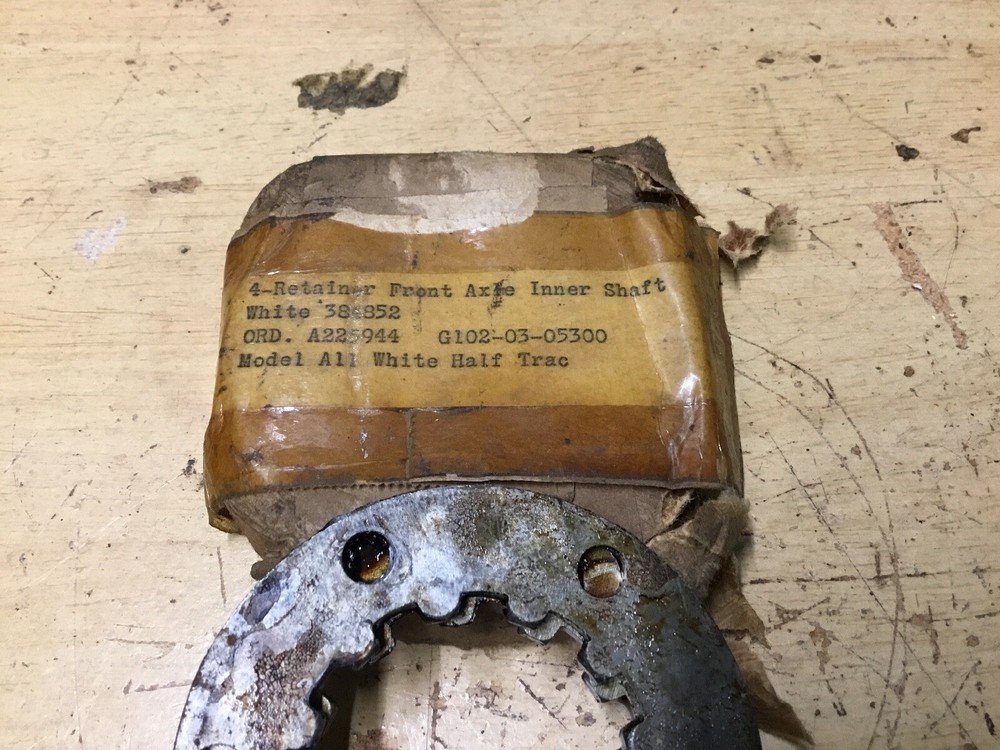 Halftrack Retainer, Front Axle Inner Shaft