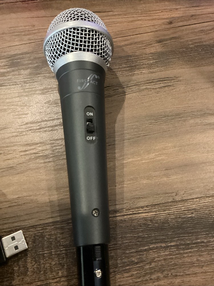 USB Microphone Vocal Mic Plug and Play PNP First Act Cakewalk Used