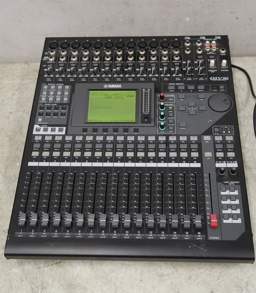 Yamaha 01V 96i Multi Track Digital Mixing Console ()