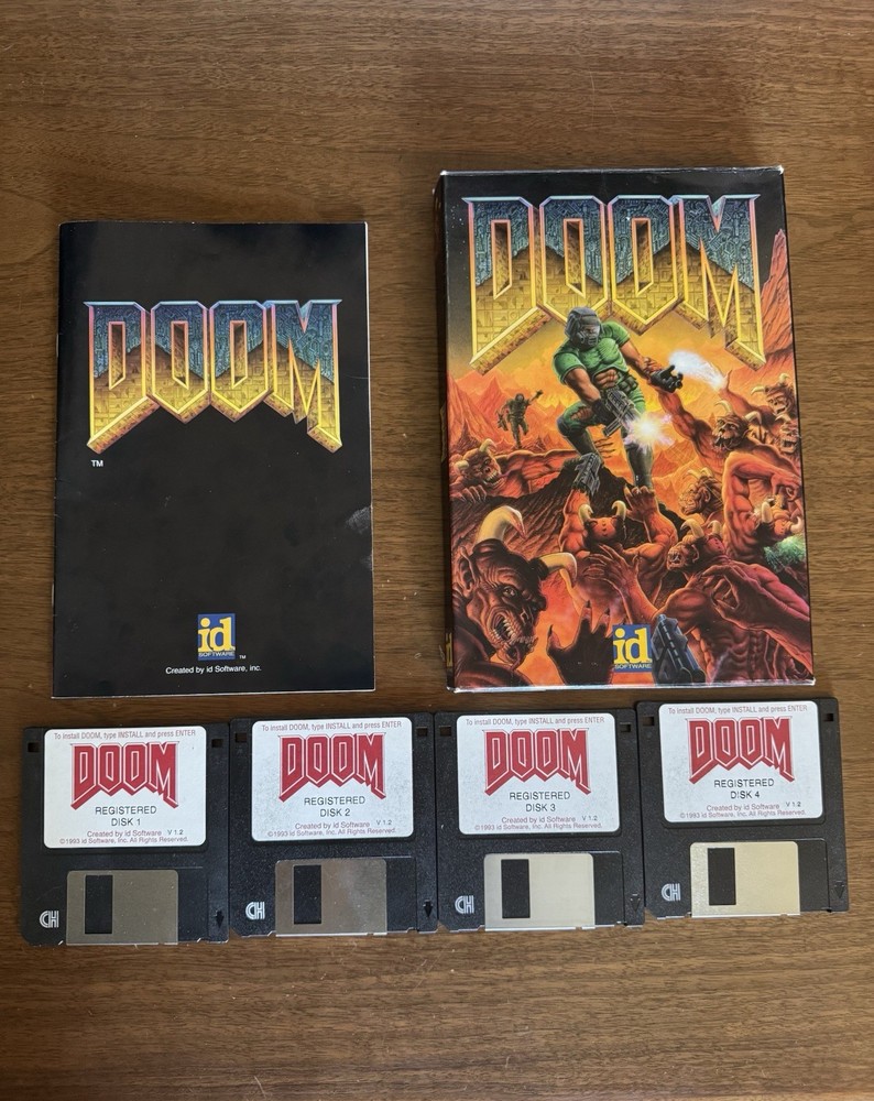 ID Software Doom 1993 3.5" Floppy Disk Set V1.2 with Manual and Box
