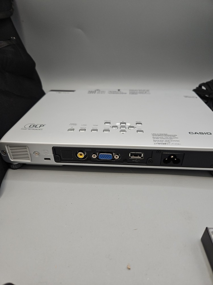 CASIO XJ - S35 DLP Projector Great Condition