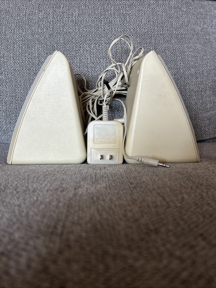 Advent Computer Shelf Speakers S3197 Vintage Retro