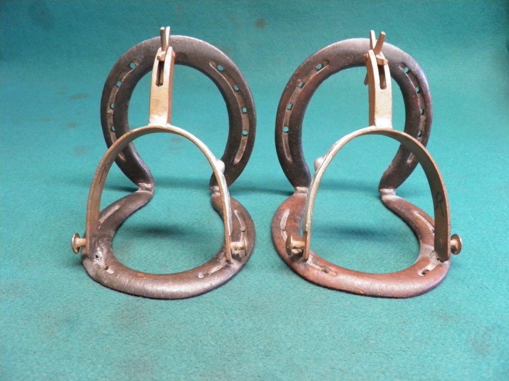NICE GOOD PAIR OF BOOK ENDS