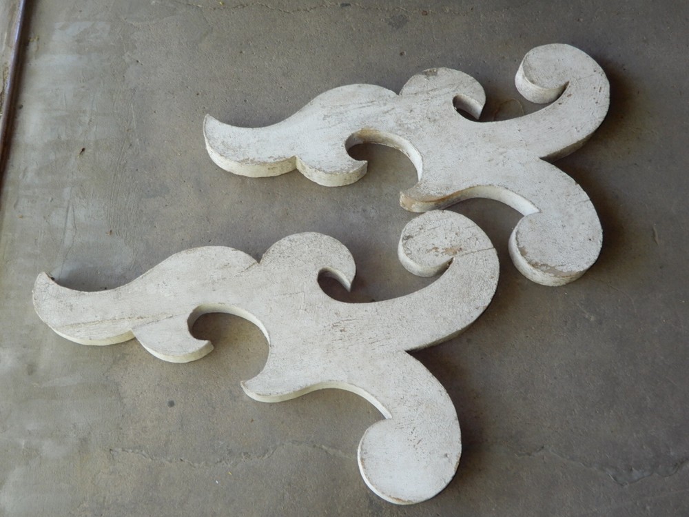 2 LARGE ANTIQUE ARCHITECTURAL CORBELS CHIPPY WHITE CIRCA 1850 1