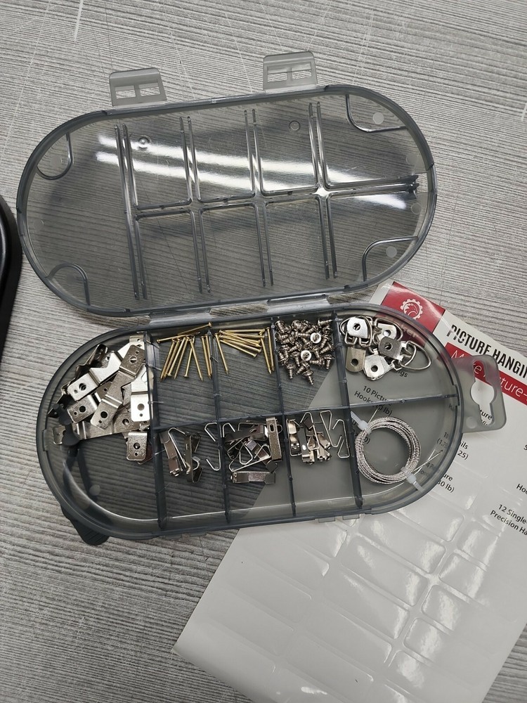 SAKER PICTURE HANGING & LEVELING TOOL KIT 85 PIECES WITH HARDWARE CASE NEW