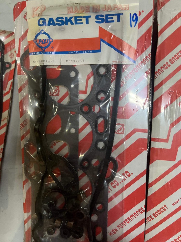 MD997115 KP Stock Gasket Set