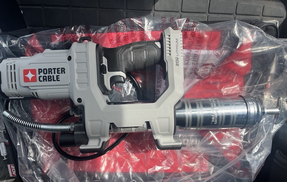 PORTER-CABLE 20V MAX GREASE GUN PCCGGOO1