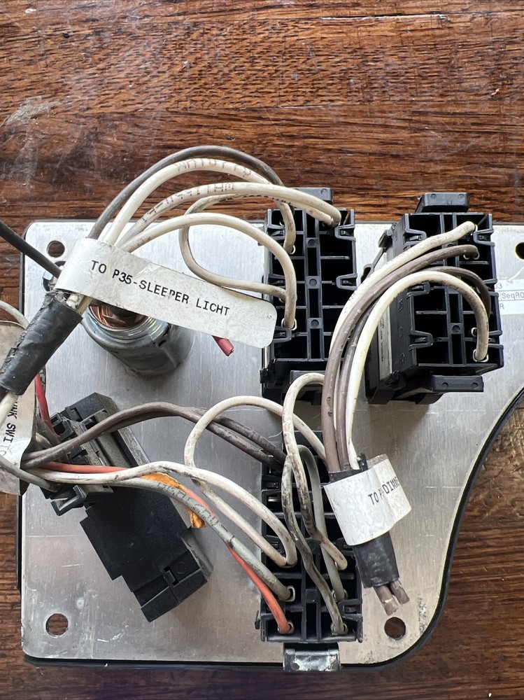 Peterbilt 387 TRIM OR COVER PANEL Dash Panel-15027AA #123