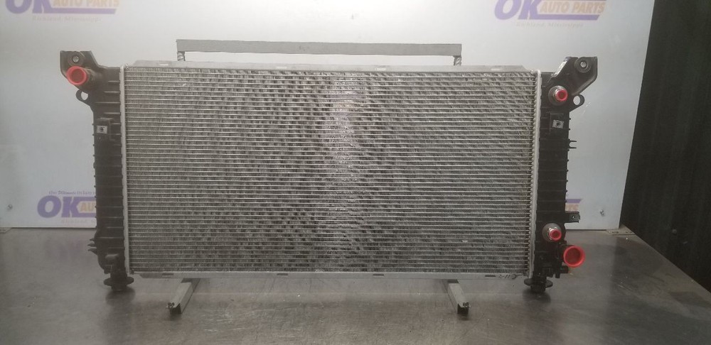 18 GMC YUKON XL 5.3L RADIATOR
