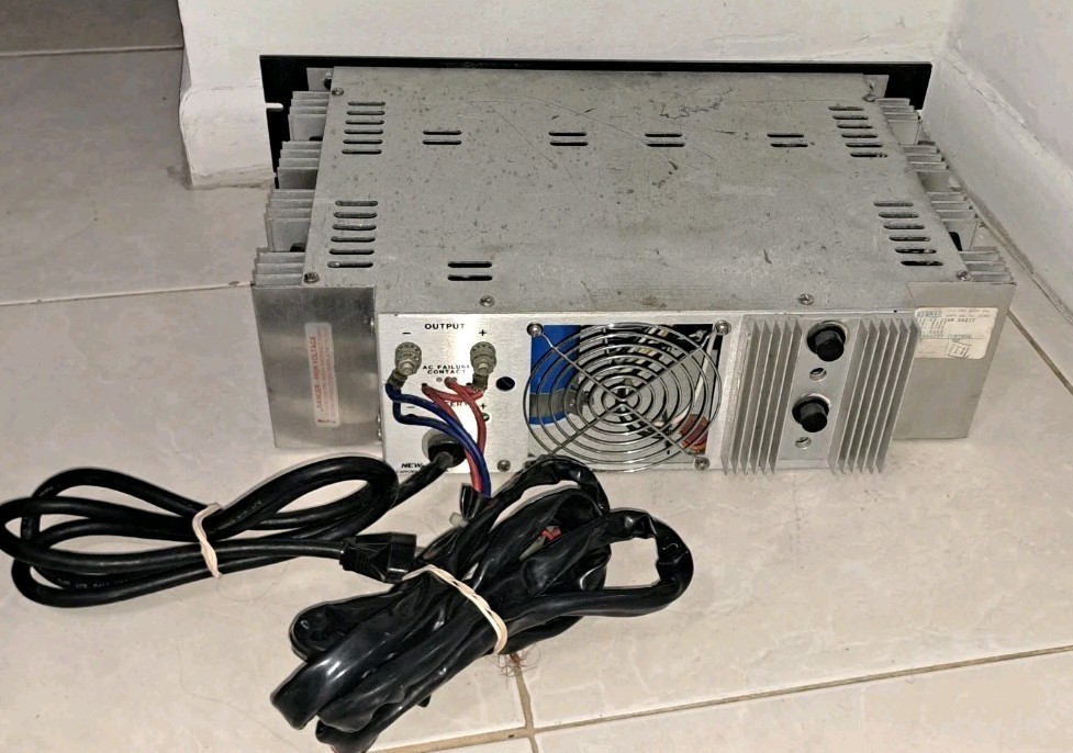 Newmar 115-12-35RM Regulated Linear Power Supply