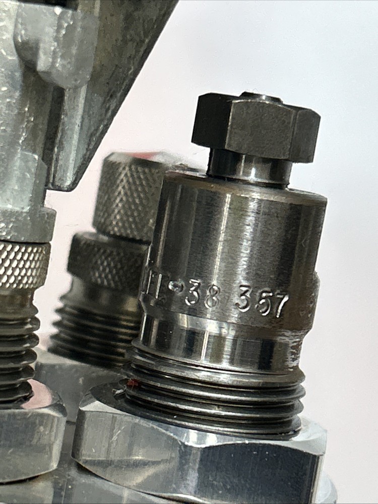 Lee Micro Disk Powder Measure W/ 38 & 38/357 Reloading Dies