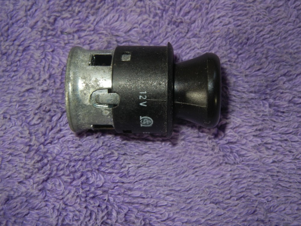 1991 SAAB 900 9000 Cigarette Lighter 1E